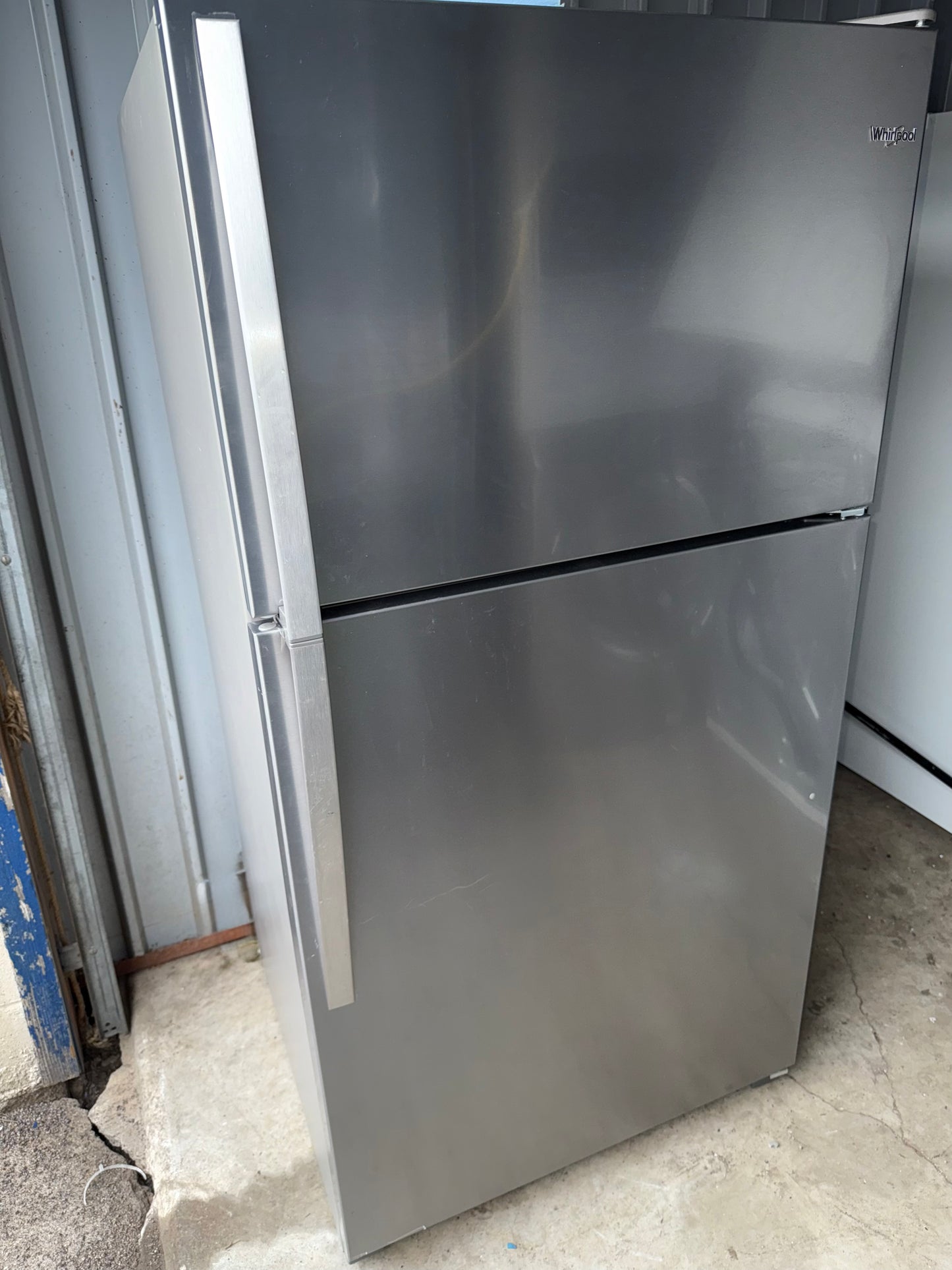 Whirlpool Top Freezer Refrigerator WRT311FZDZ